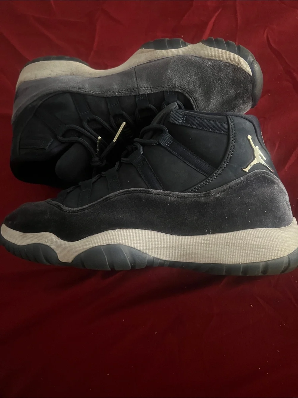 Jordan Retro High-Top Sneakers - Black/Gray